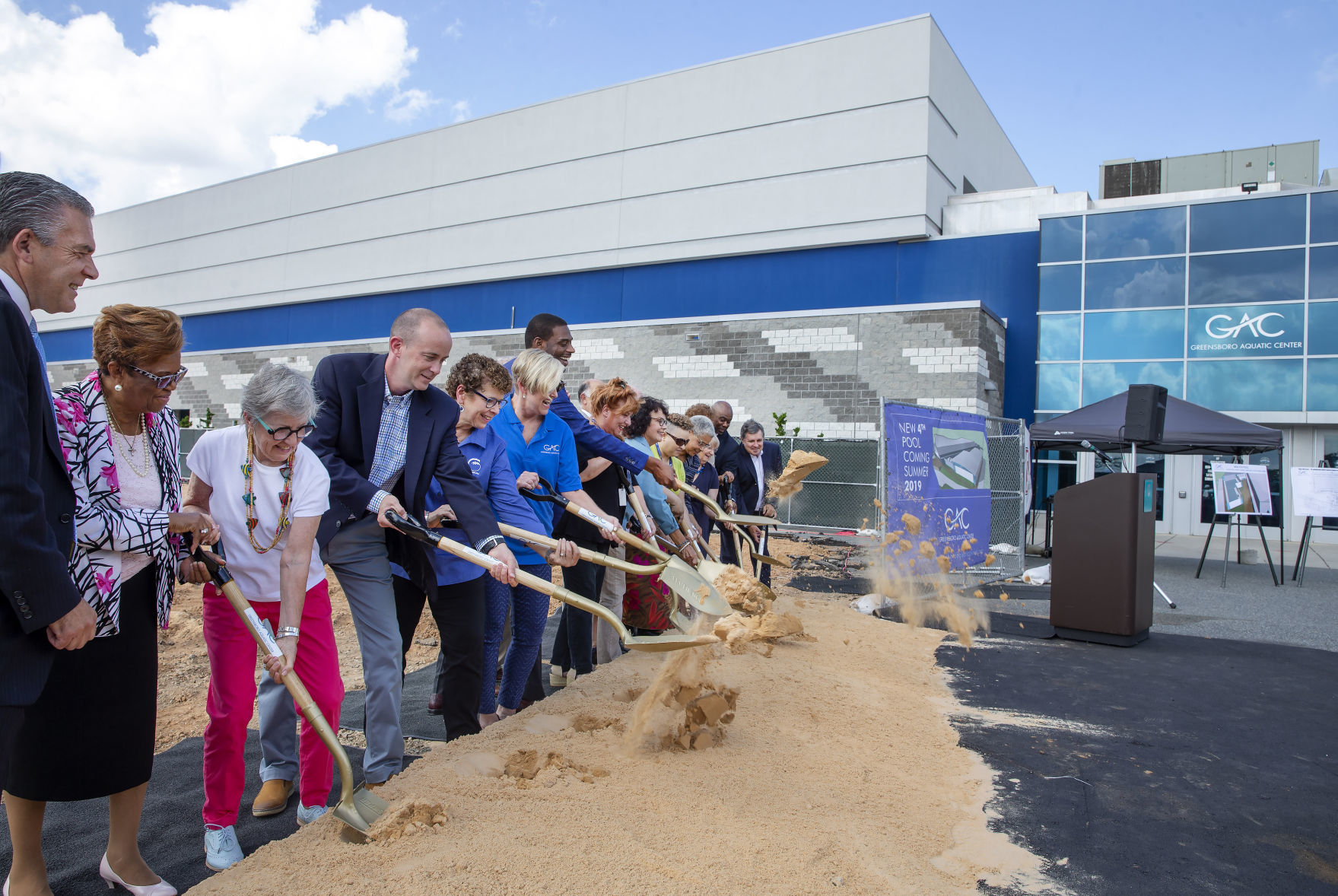20180907g_nws_aquatic center pool_shovels